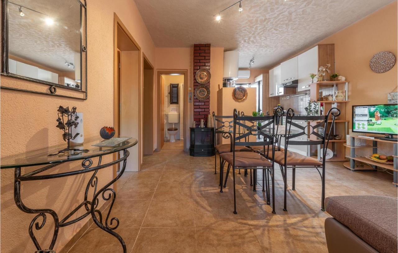 Cozy Home In Vrsi With Wifi מראה חיצוני תמונה