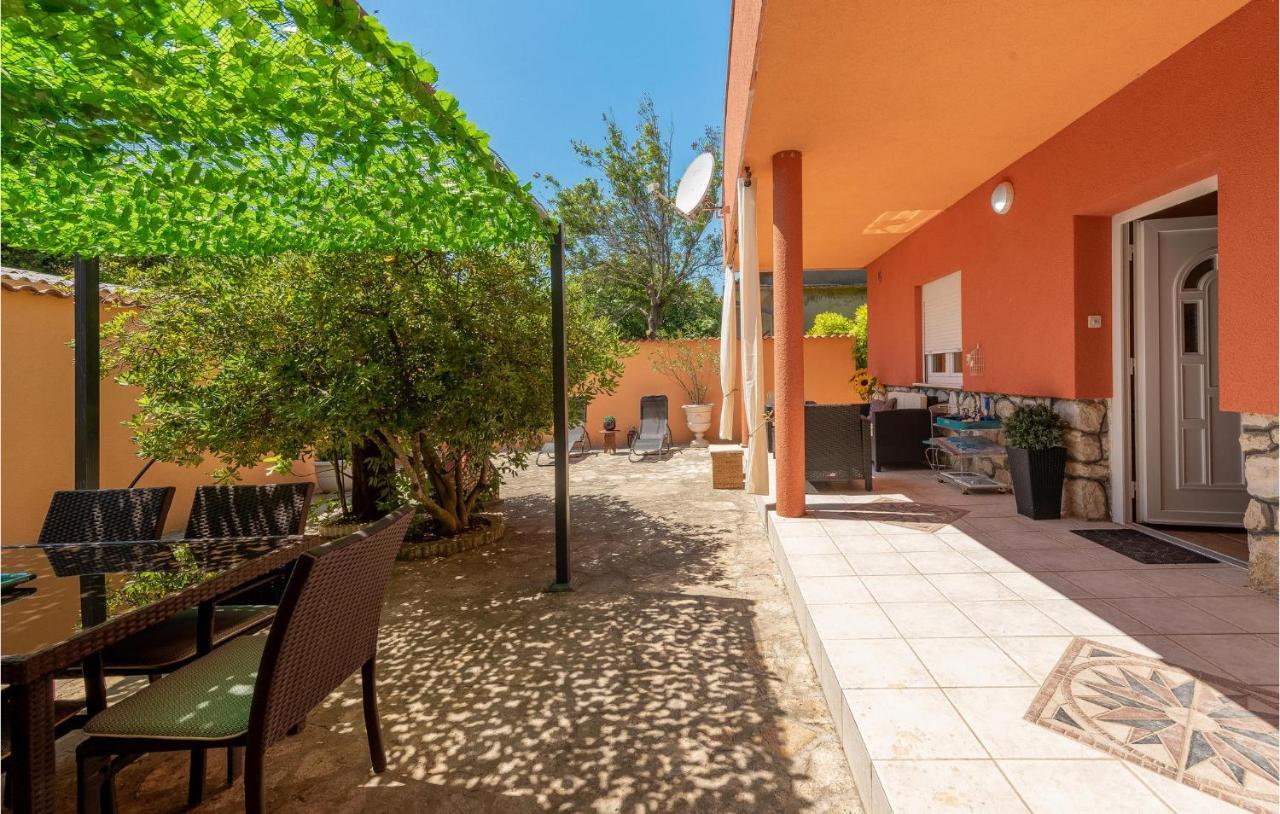 Cozy Home In Vrsi With Wifi מראה חיצוני תמונה