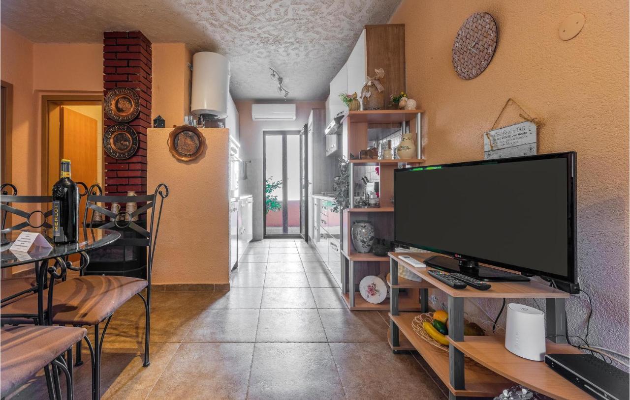 Cozy Home In Vrsi With Wifi מראה חיצוני תמונה
