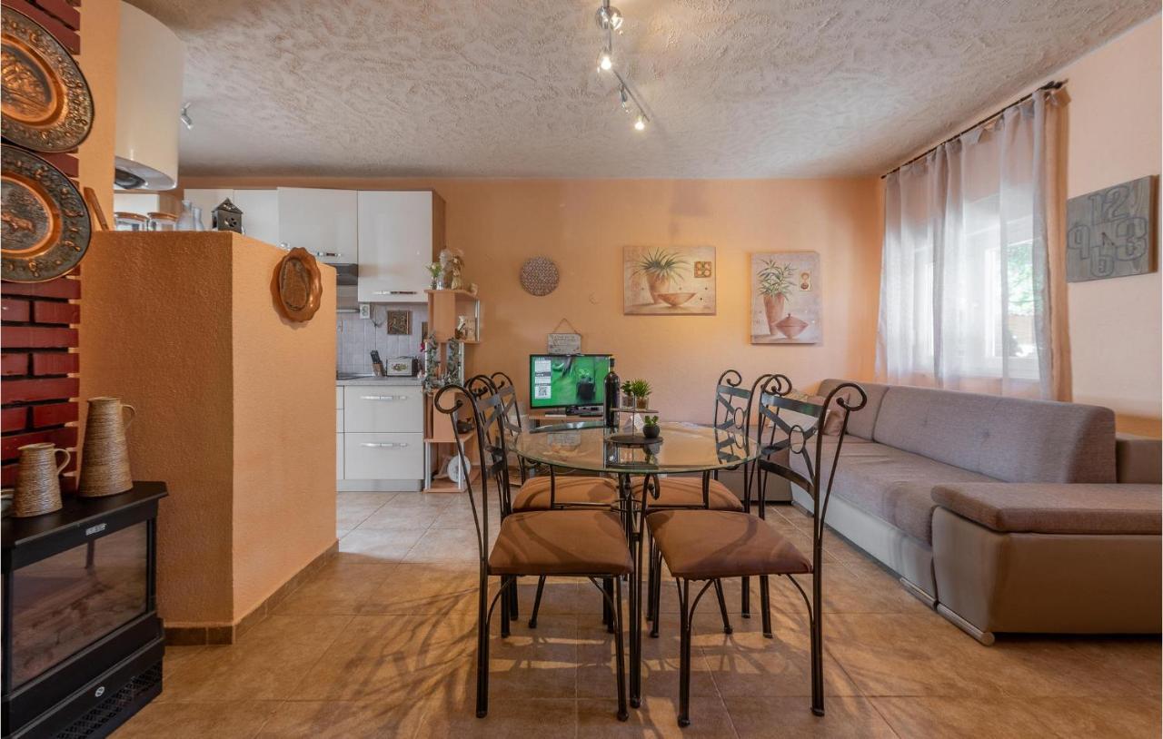 Cozy Home In Vrsi With Wifi מראה חיצוני תמונה