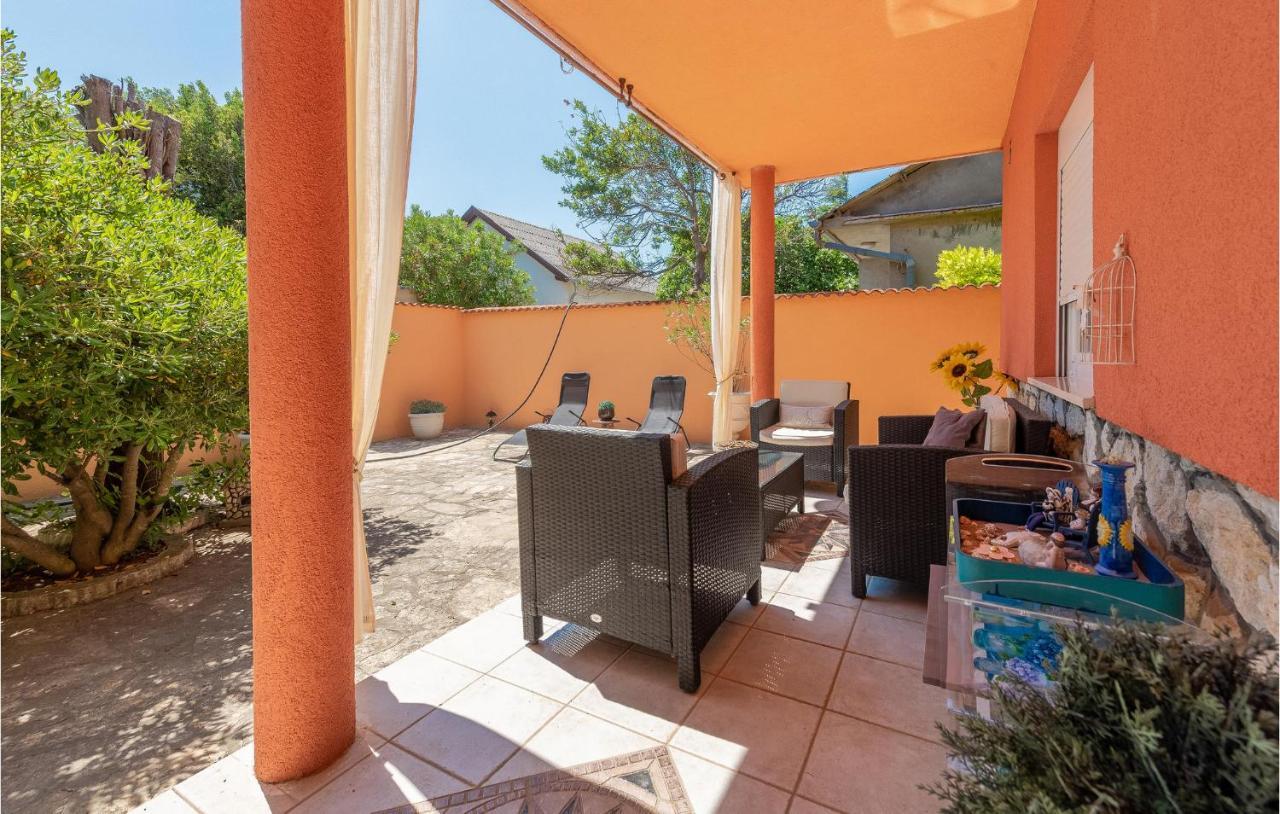 Cozy Home In Vrsi With Wifi מראה חיצוני תמונה
