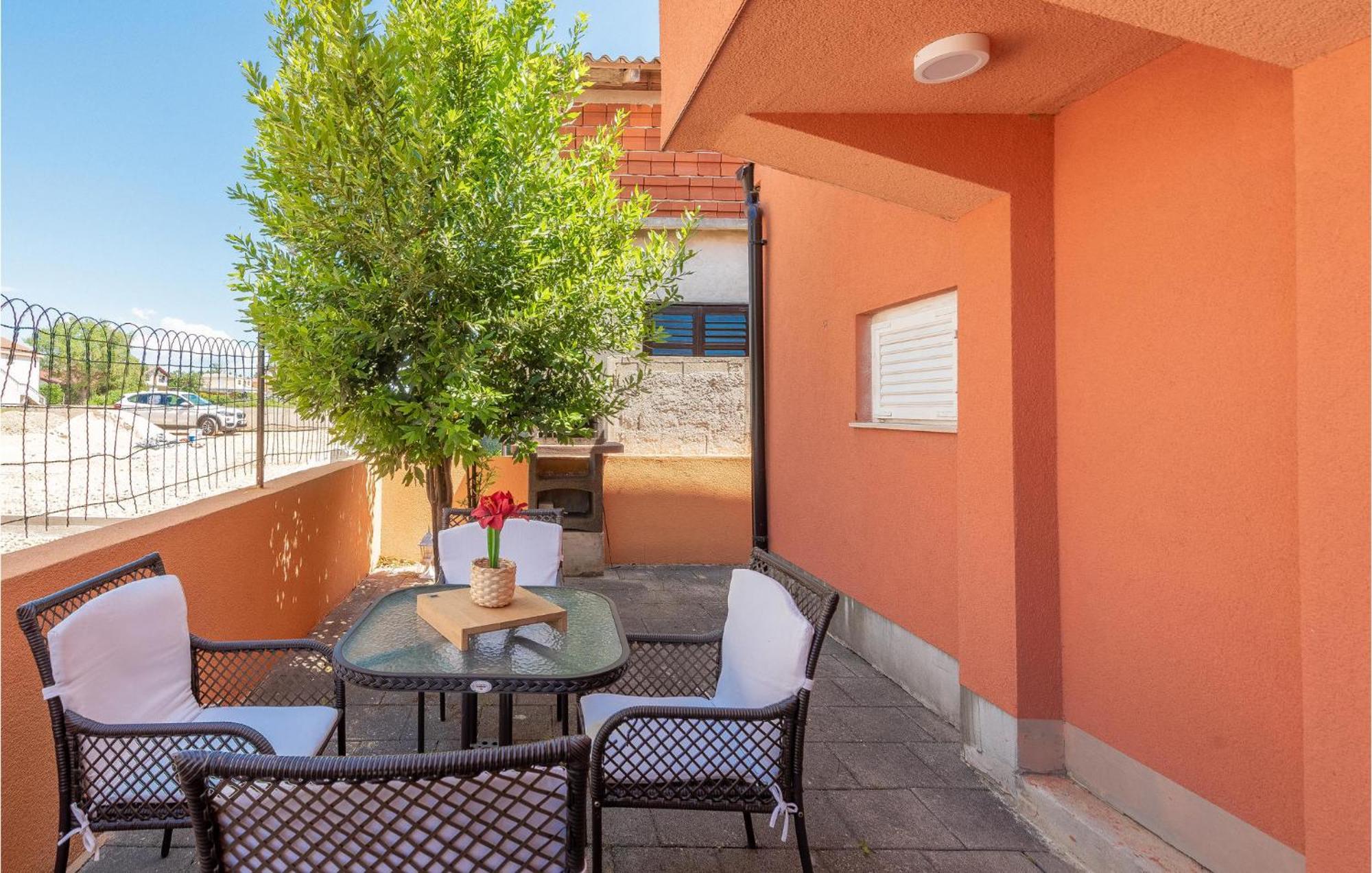 Cozy Home In Vrsi With Wifi מראה חיצוני תמונה